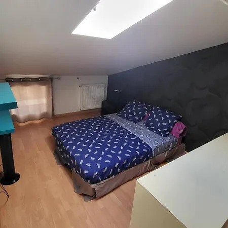 Propriete De 4 Chambres Avec Terrasse A Dom wakacyjny Aiguillon