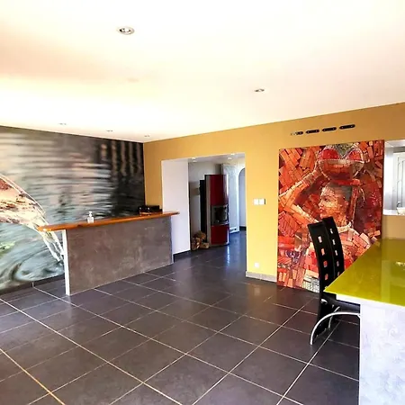 Propriete De 4 Chambres Avec Terrasse A Dom wakacyjny *